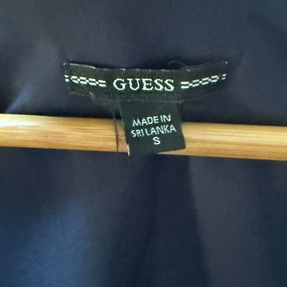 NWOT Women’s GUESS Multicolored Angel Wing Cropped Blouse - Picture 4 of 6